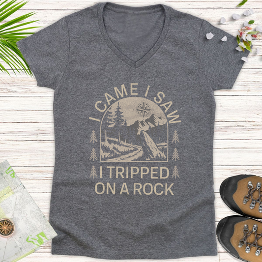 I Came I Saw I Tripped On A Rock Badge Women's V-Neck T-Shirt - Graphite Heather